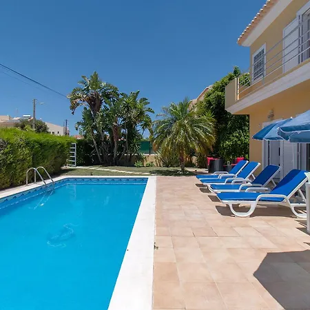 Altura Villa Villa *